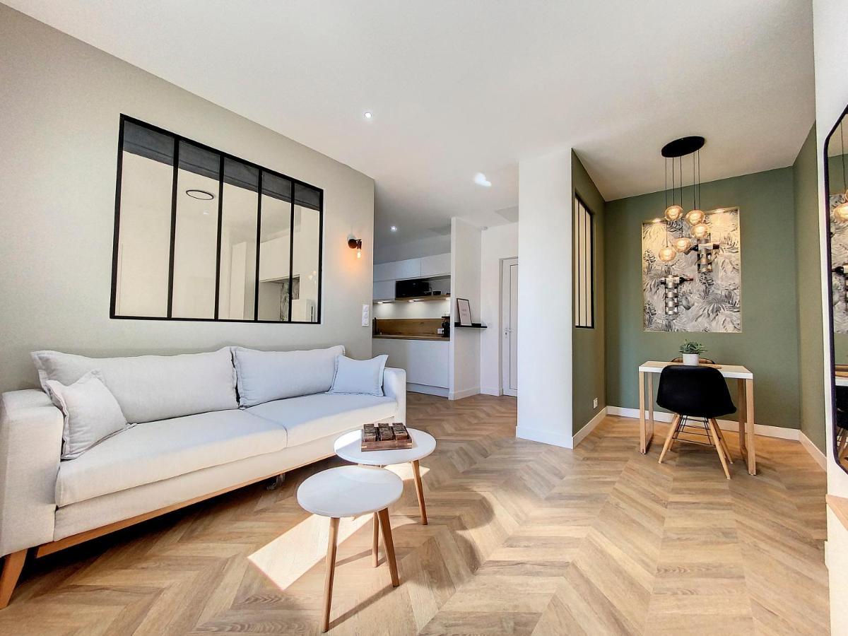 Appartchic - Appartement Standing - Plein Centre & Parking Prive Créon Екстериор снимка