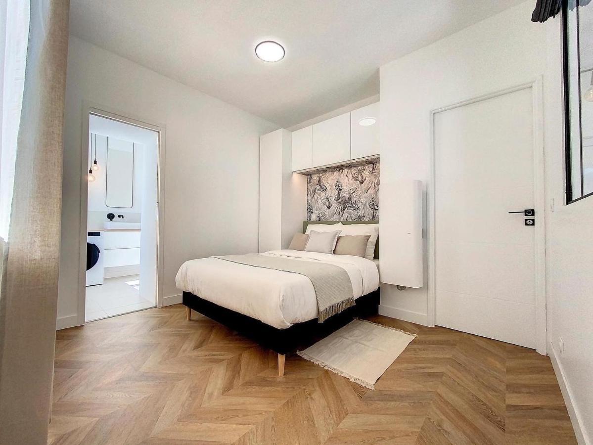 Appartchic - Appartement Standing - Plein Centre & Parking Prive Créon Екстериор снимка